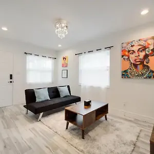 https://modern-bayshore-home-46.hotelstampa.org